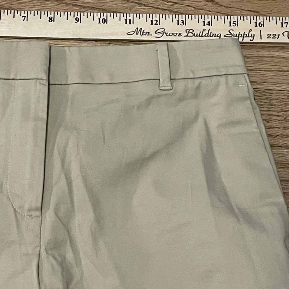Ann Taylor shorts size‎ 2 - Picture 3 of 4